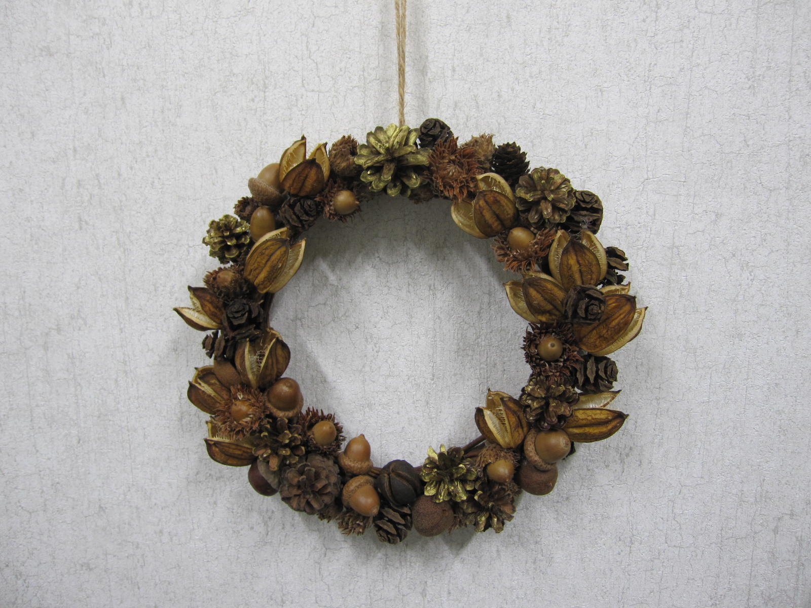 木の実のリース