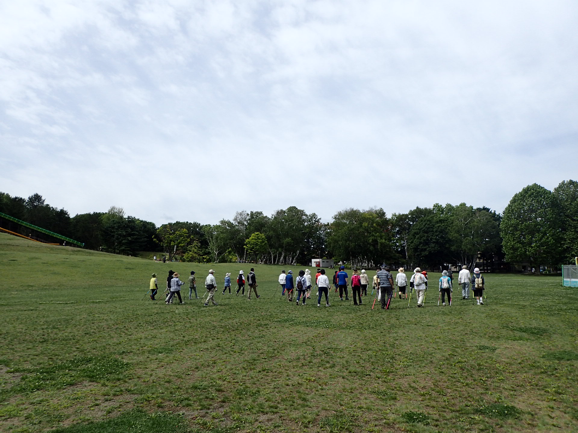 月寒公園ノルディック・ウォーク体験会 8月31日実施 歩き方の練習風景