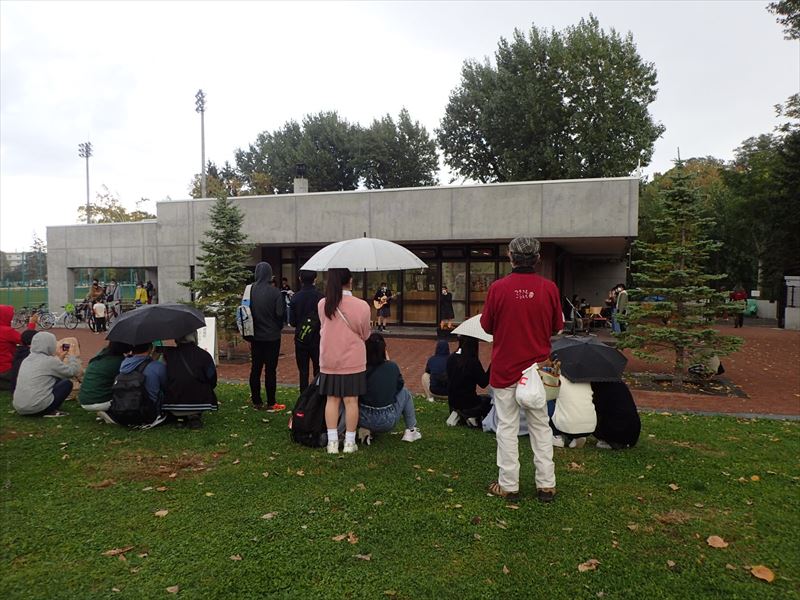 雨の平岸高校_R