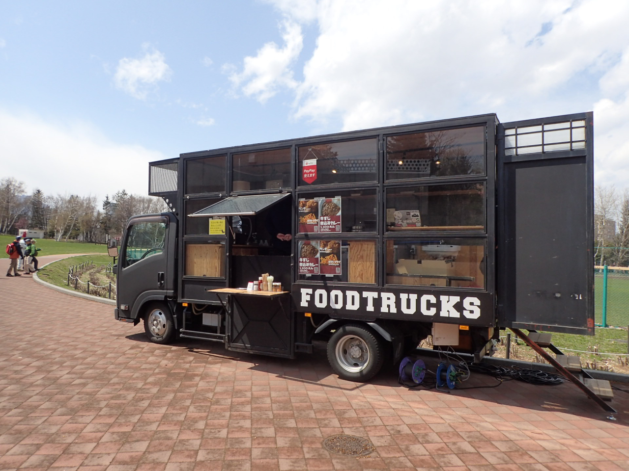 移動販売車（FOODTRUCKS)
